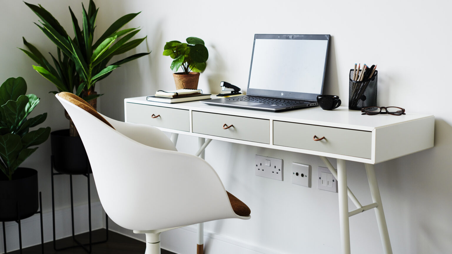 1 Bedroom Flats to Rent in Southall UNCLE